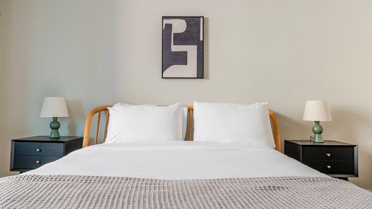 Photo of Bedroom in Woodmont Triangle
