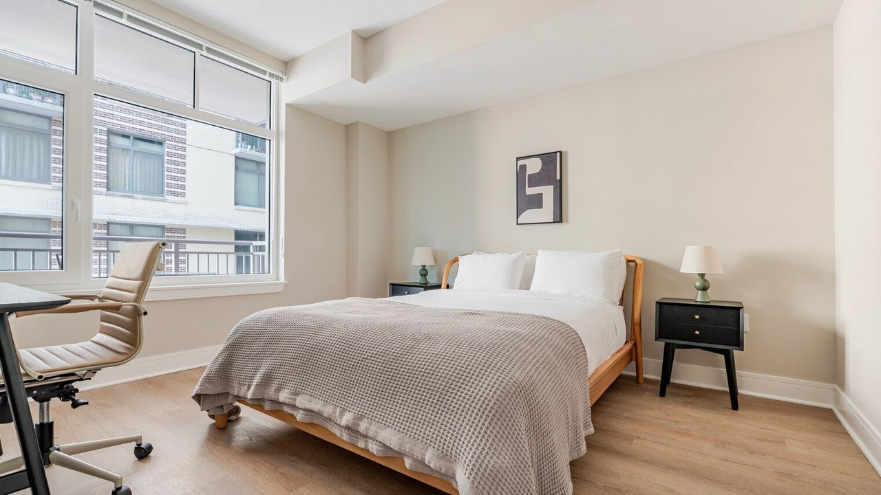 Photo of Bedroom in Woodmont Triangle
