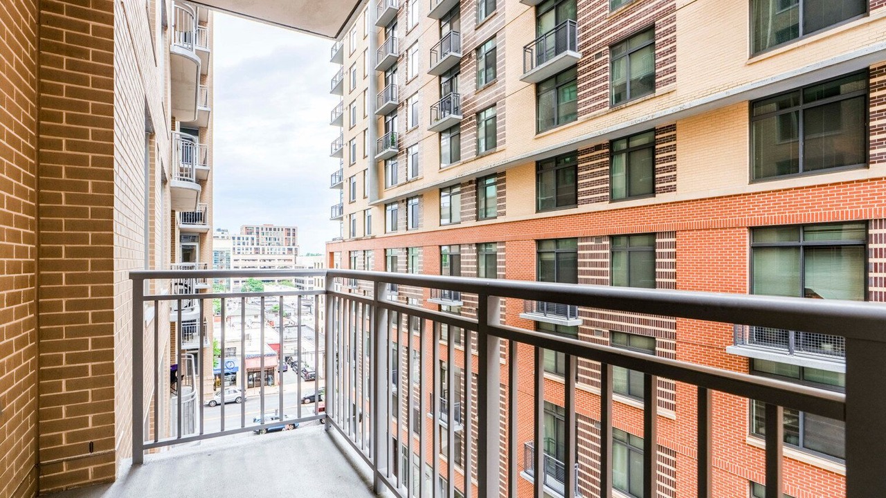 Photo of Outdoor in Woodmont Triangle