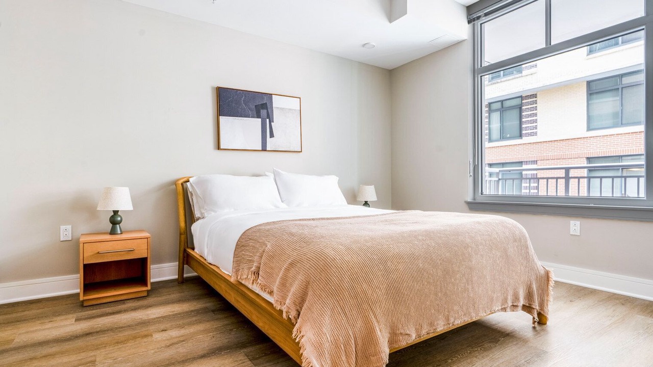 Photo of Bedroom in Woodmont Triangle