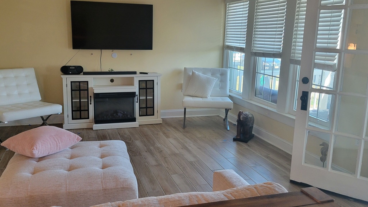 Photo of Livingroom in Belmar