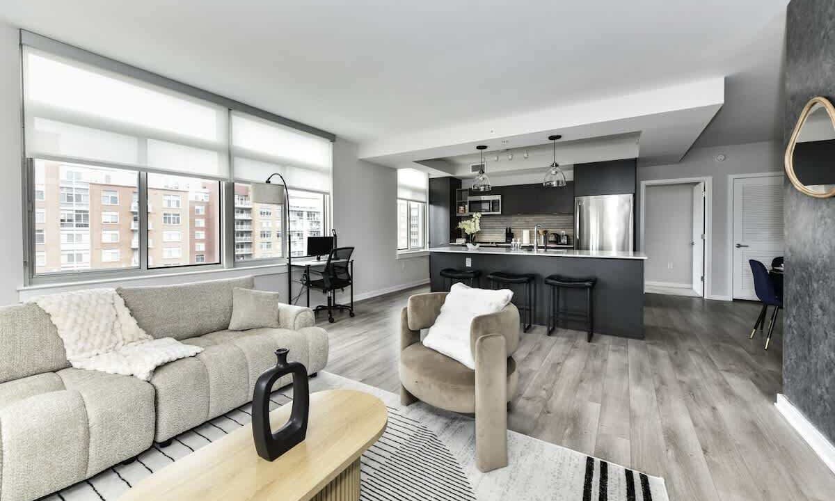Photo of Bedroom in Crystal City