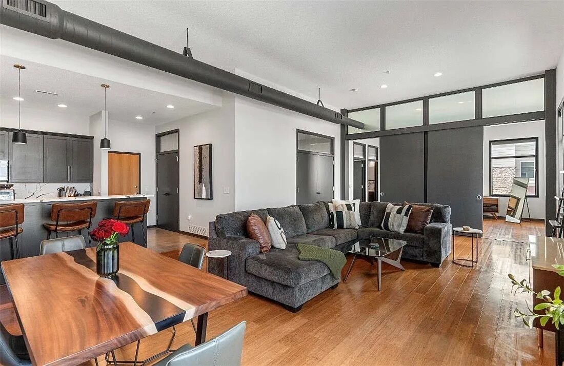 Photo of Livingroom in West Des Moines