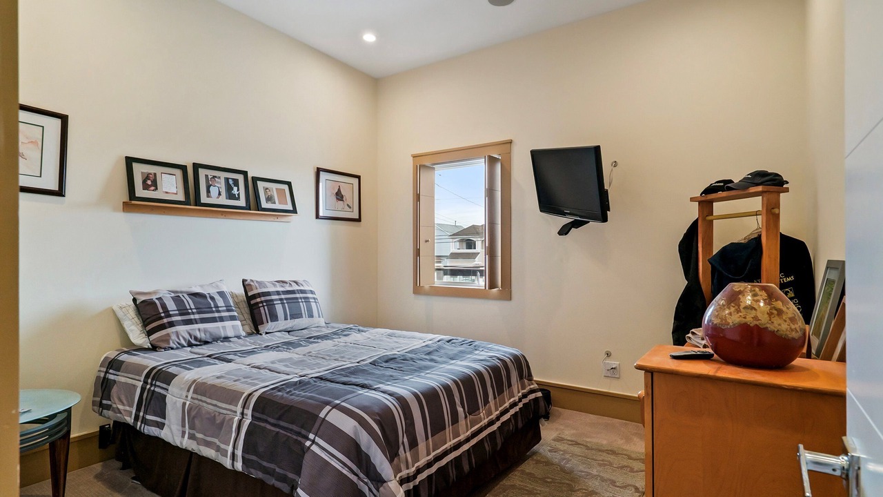 Photo of Bedroom in Seaside Heights