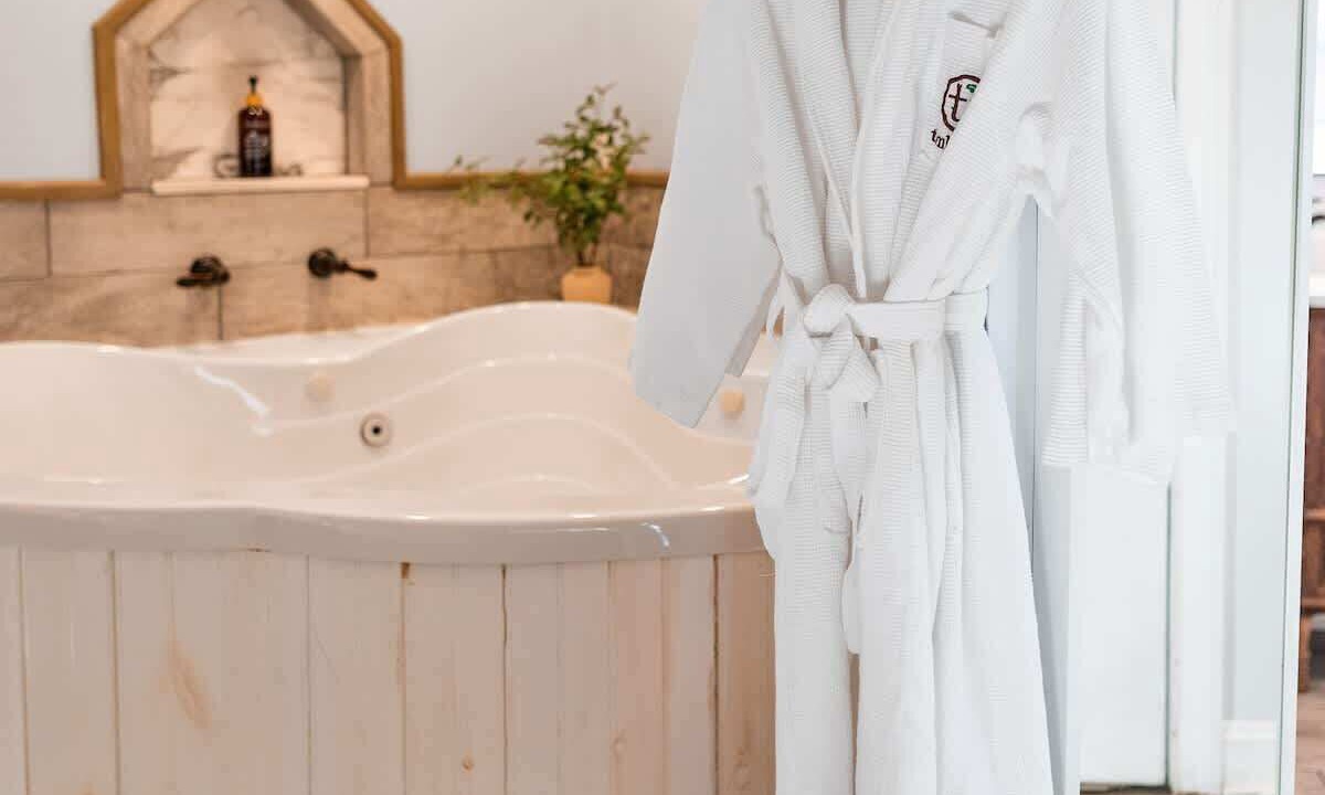 Photo of Bathroom in Lookout Mountain