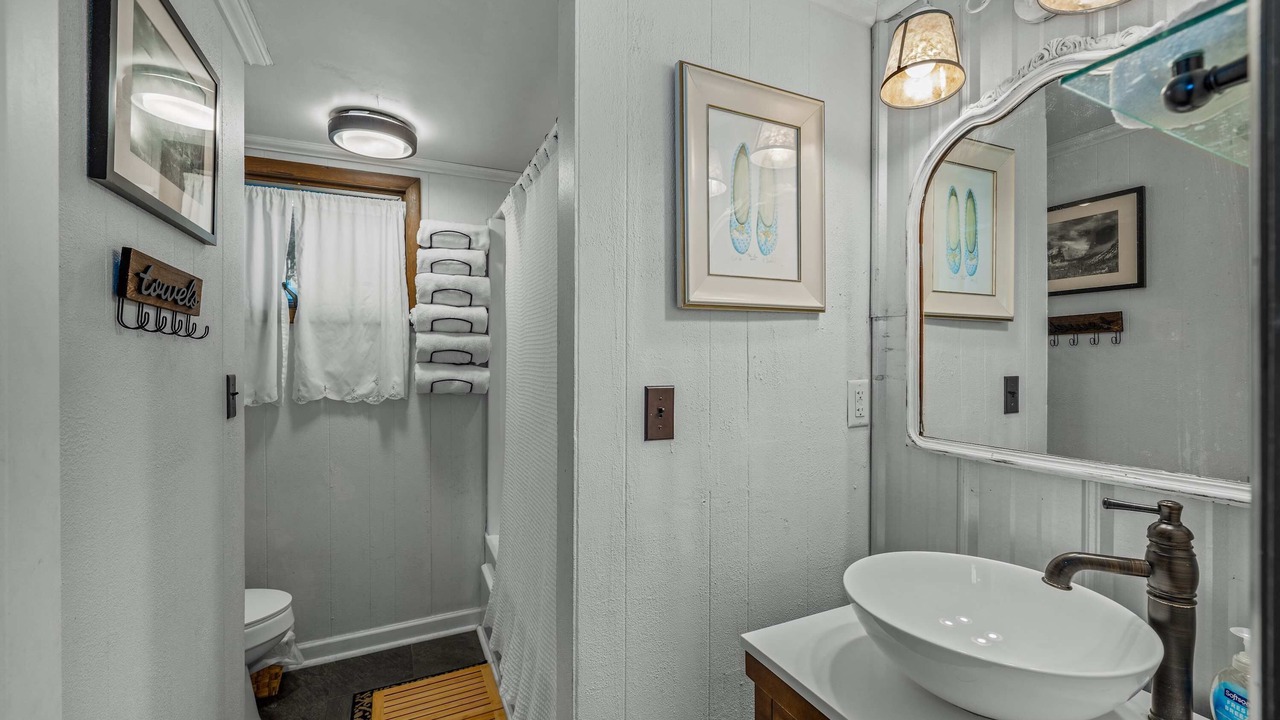 Photo of Bathroom in Mentone