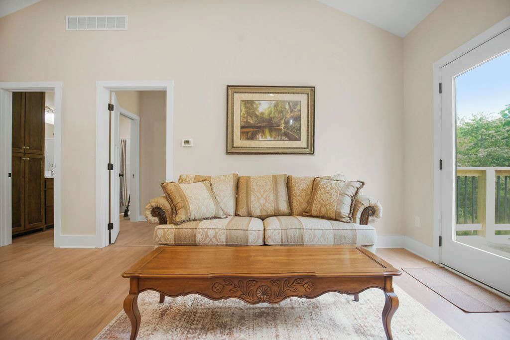Photo of Livingroom in Linn Valley