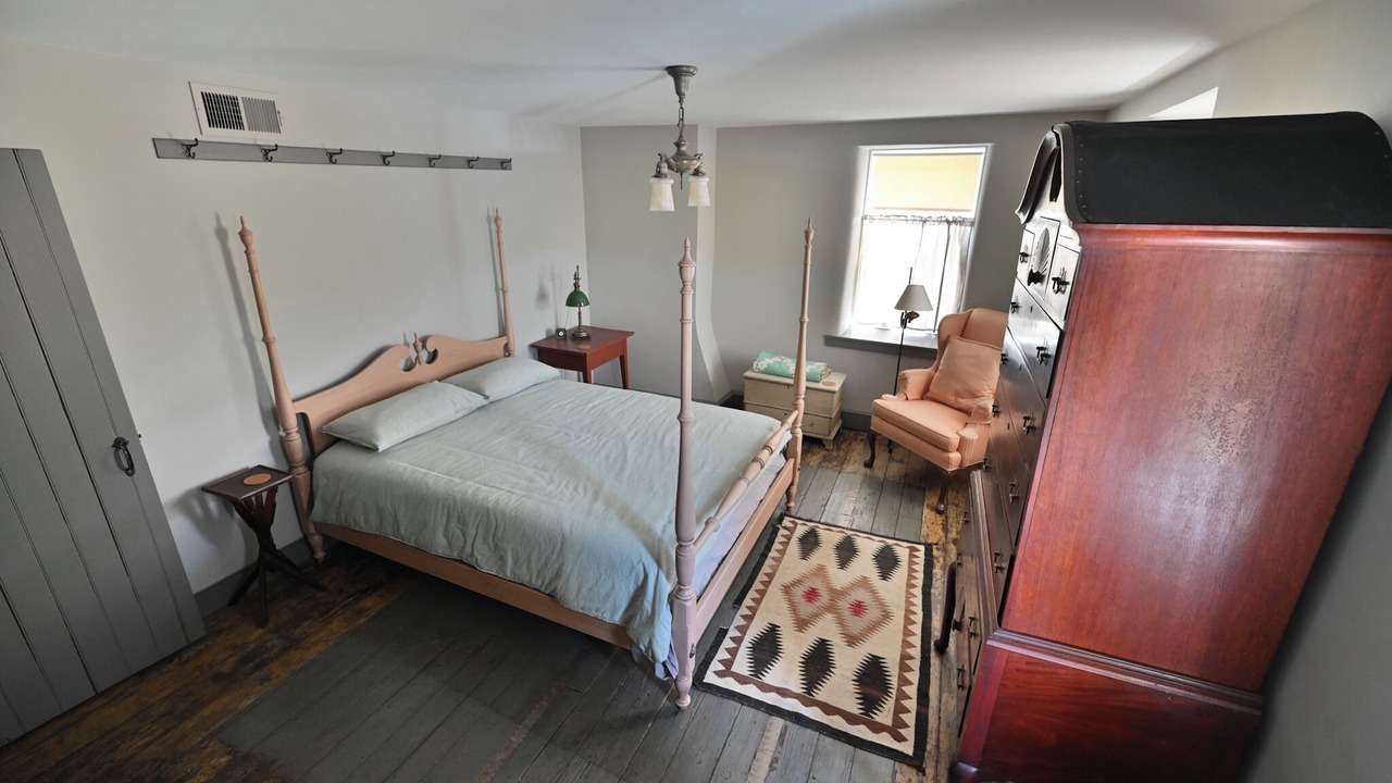 Photo of Bedroom in Glen Rock