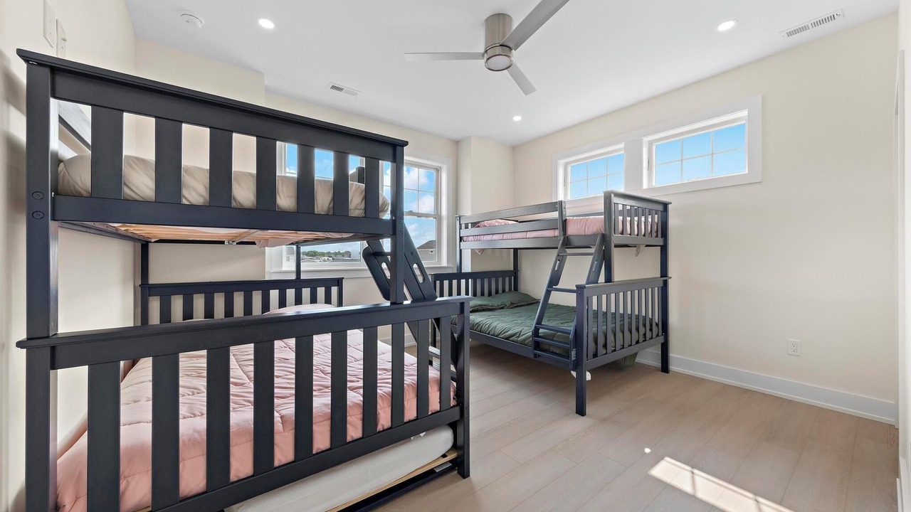 Photo of Bedroom in Mystic Island