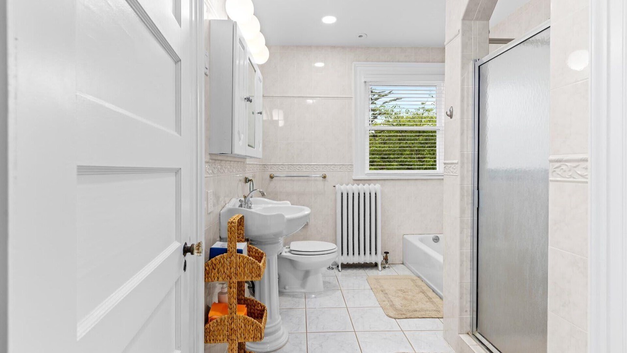 Photo of Bathroom in St. Leonard's Tract