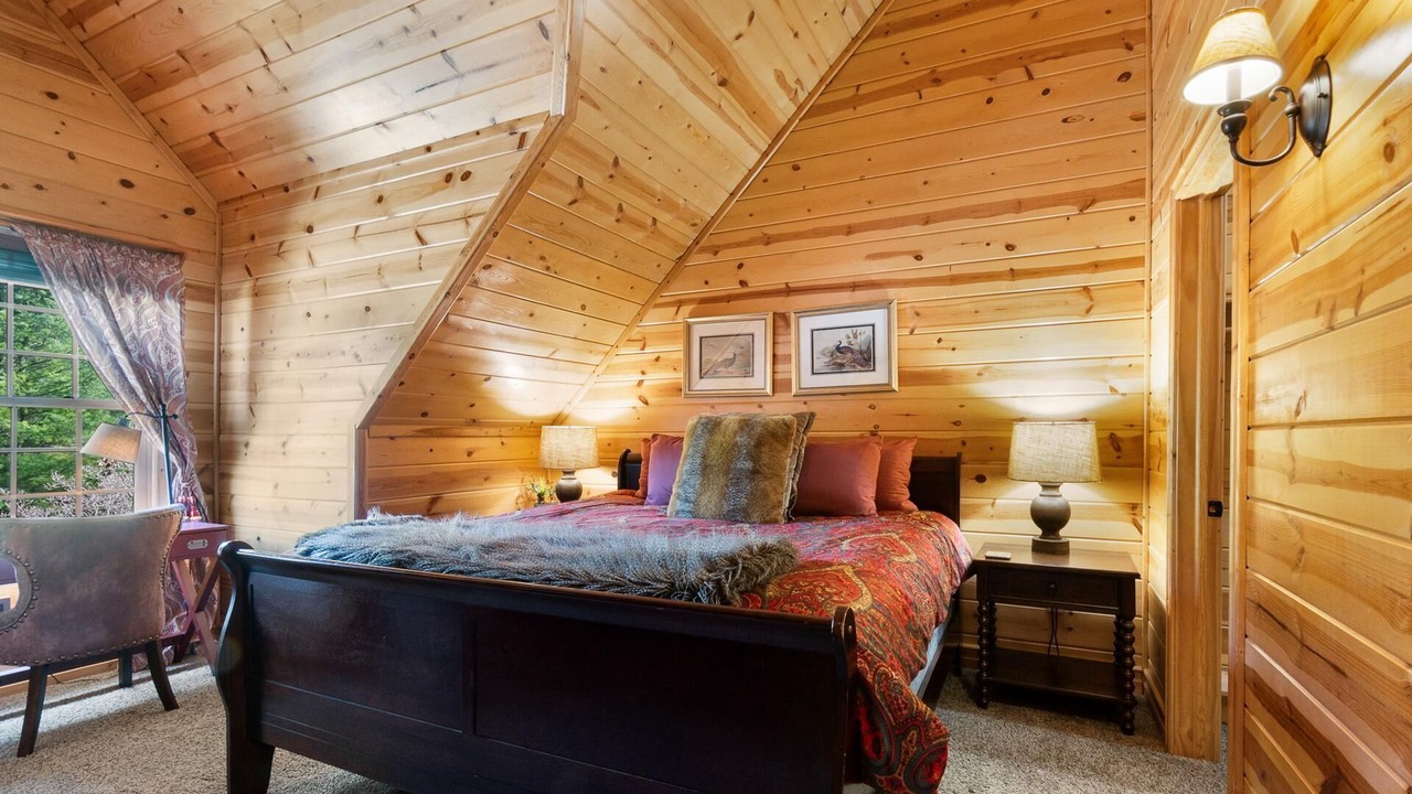 Photo of Bedroom in Saugatuck