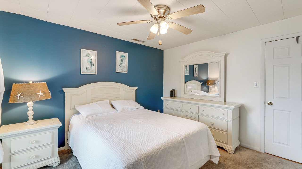 Photo of Bedroom in Caine Woods
