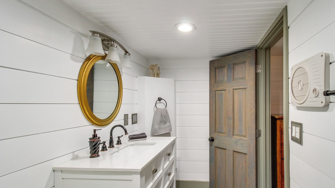 Photo of Bathroom in Henagar