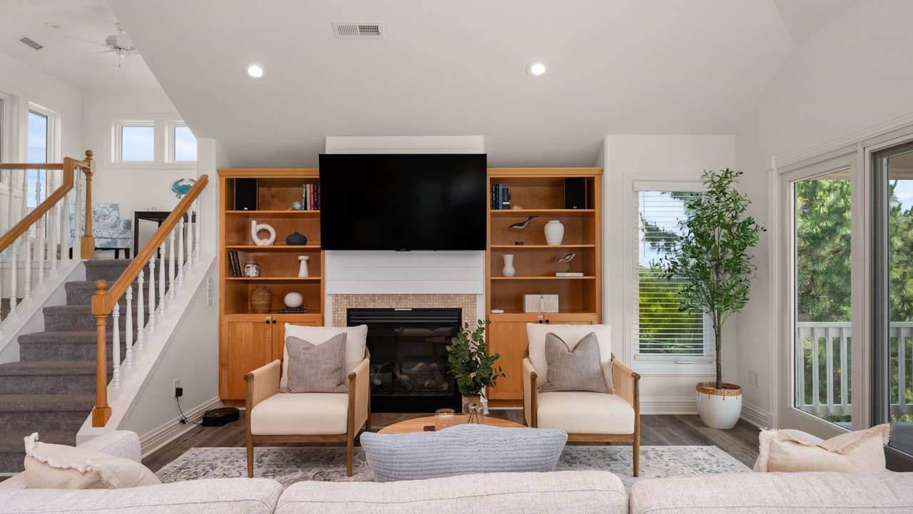 Photo of Bedroom in Monteray Shores