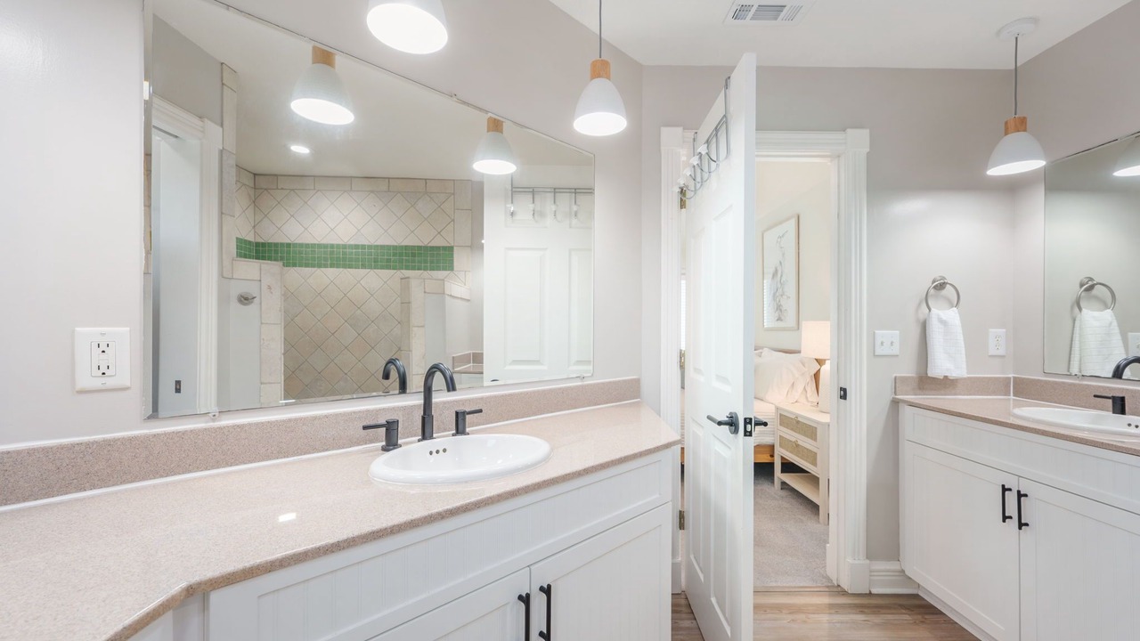 Photo of Bathroom in Monteray Shores