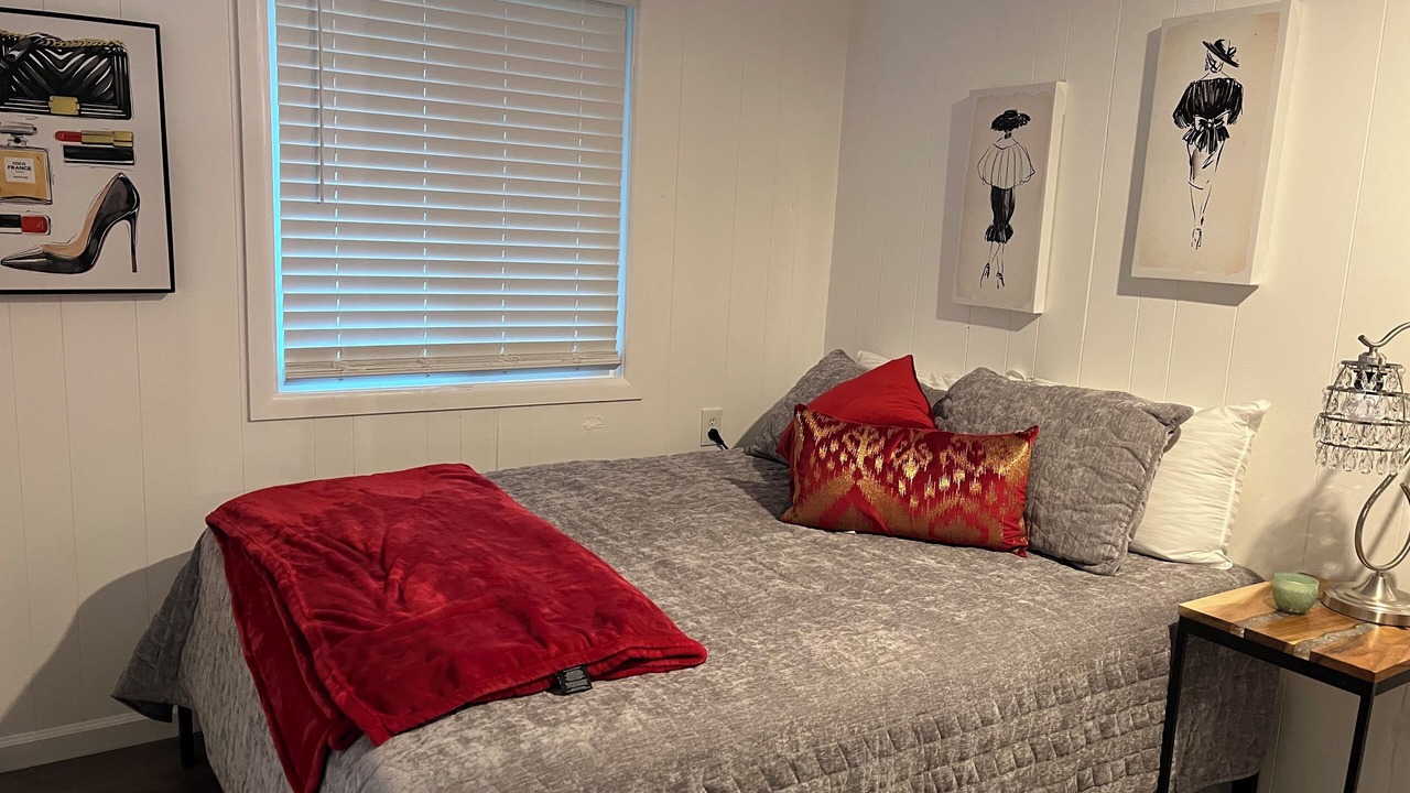 Photo of Bedroom in Roan Mountain