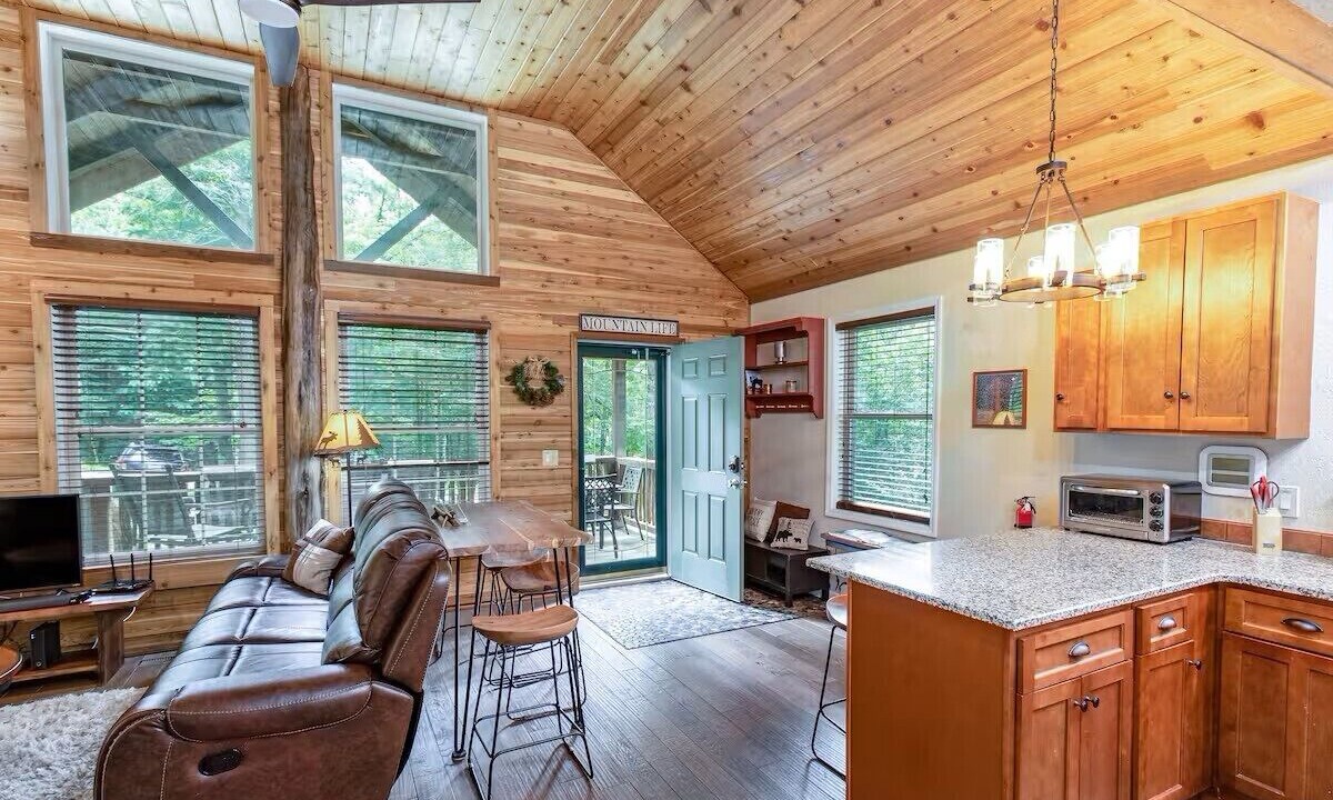 Photo of Livingroom in Beech Mountain
