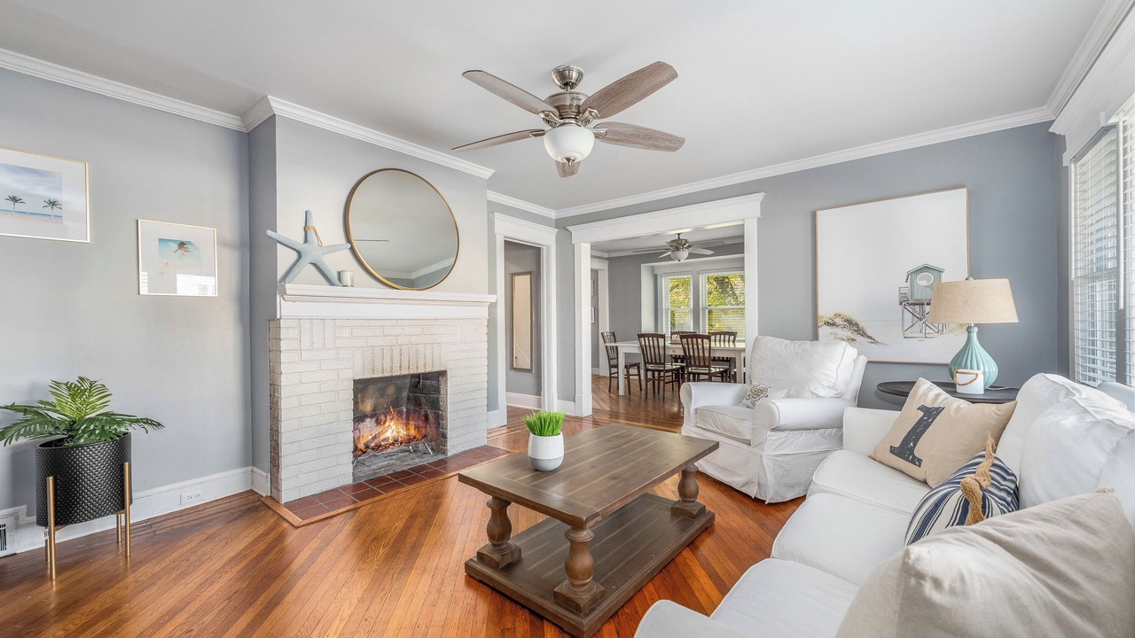 Photo of Livingroom in Long Branch