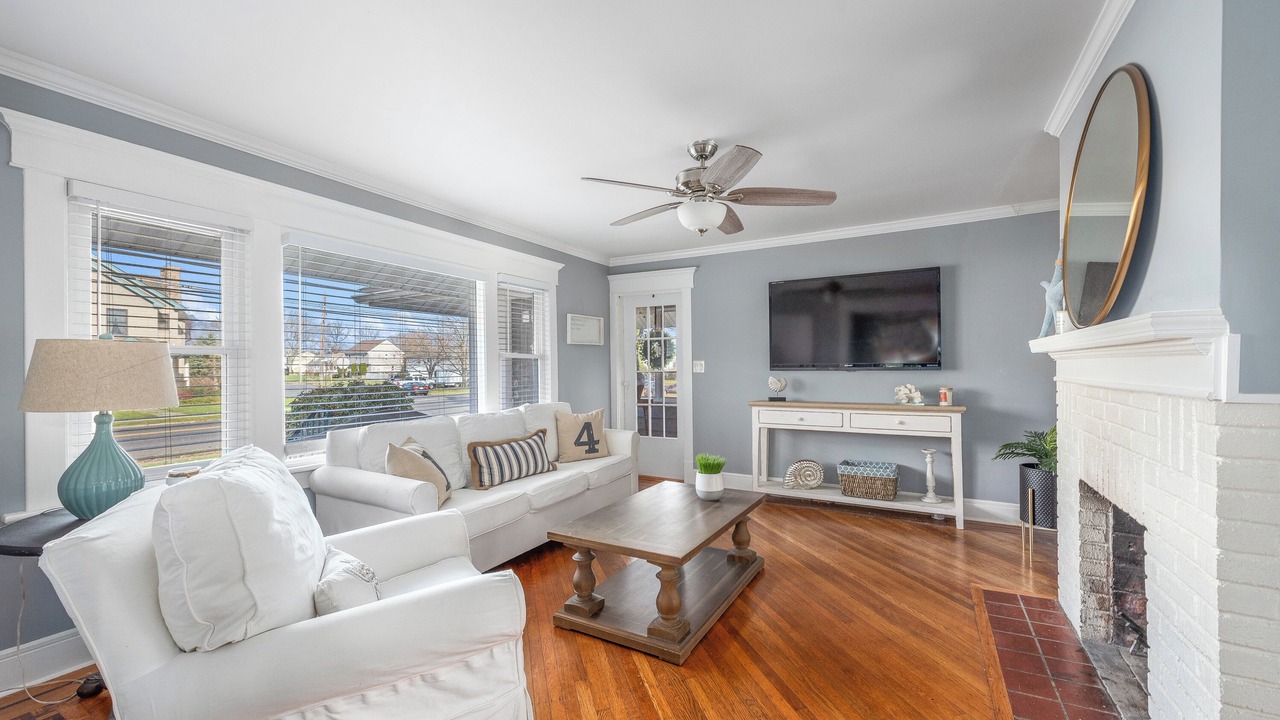 Photo of Livingroom in Long Branch