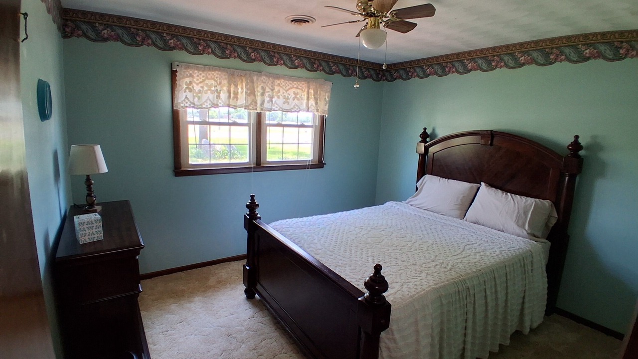 Photo of Bedroom in Iola