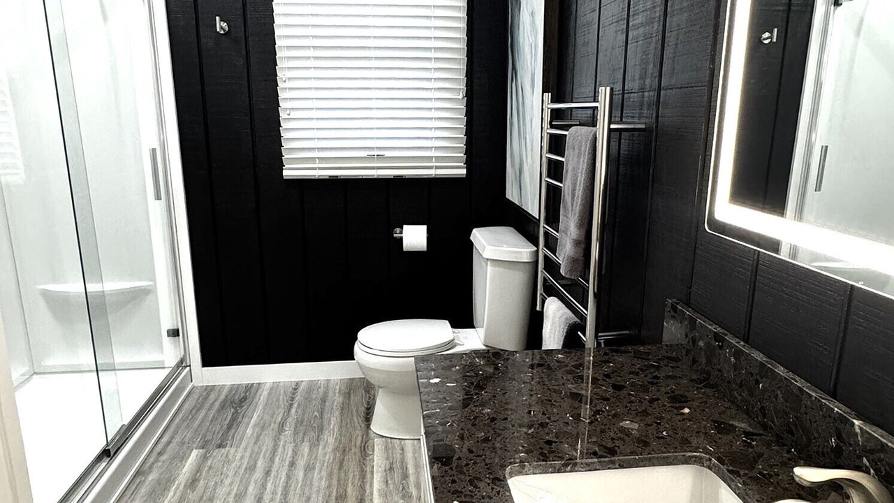 Photo of Bathroom in Mapleton