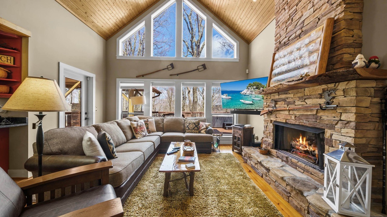 Photo of Livingroom in Charter Hills