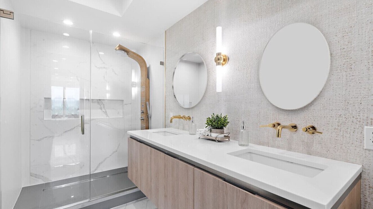 Photo of Bathroom in Hopelawn