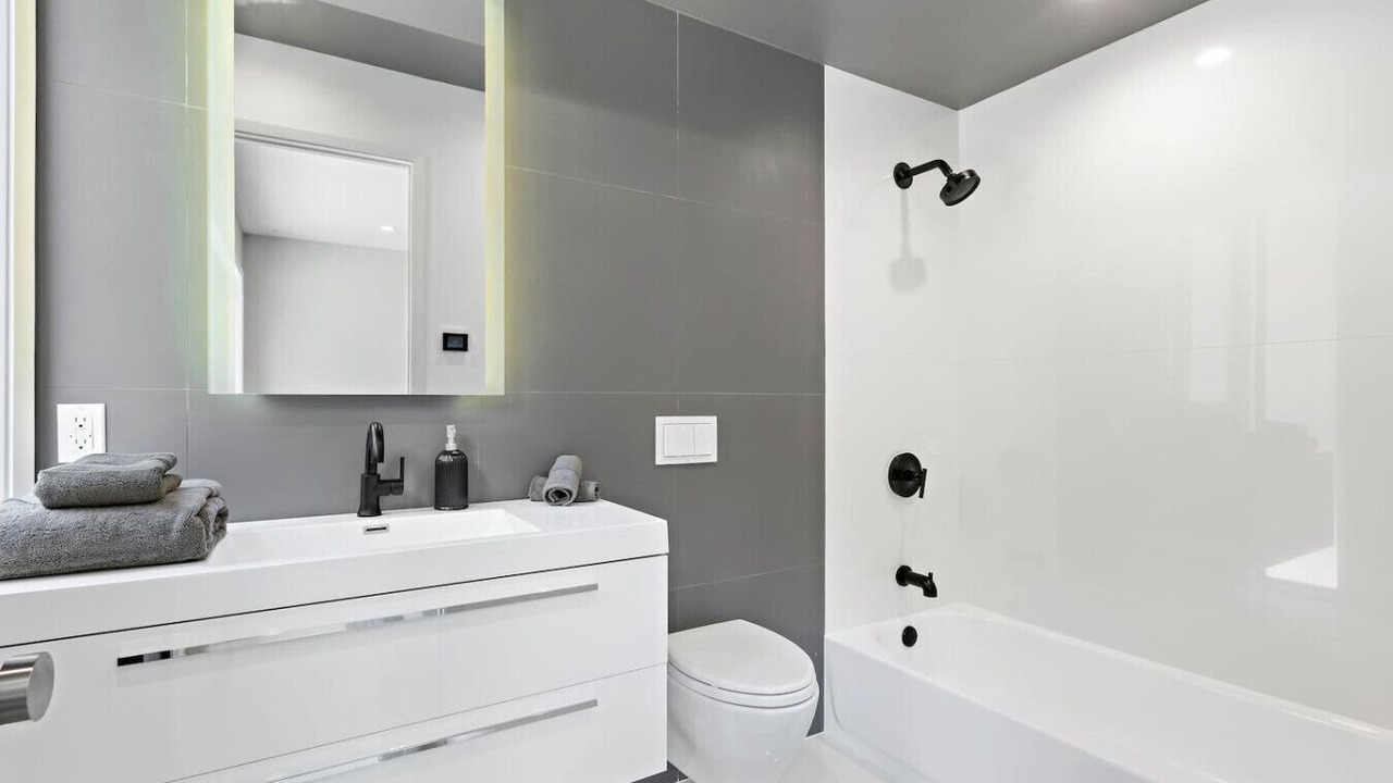 Photo of Bathroom in Hopelawn