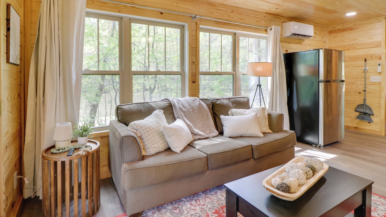 Photo of Livingroom in Heflin