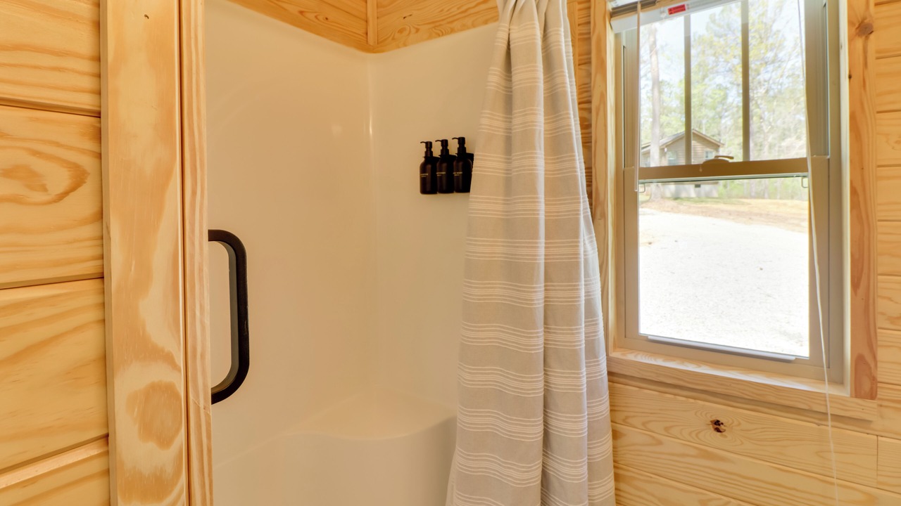 Photo of Bathroom in Heflin