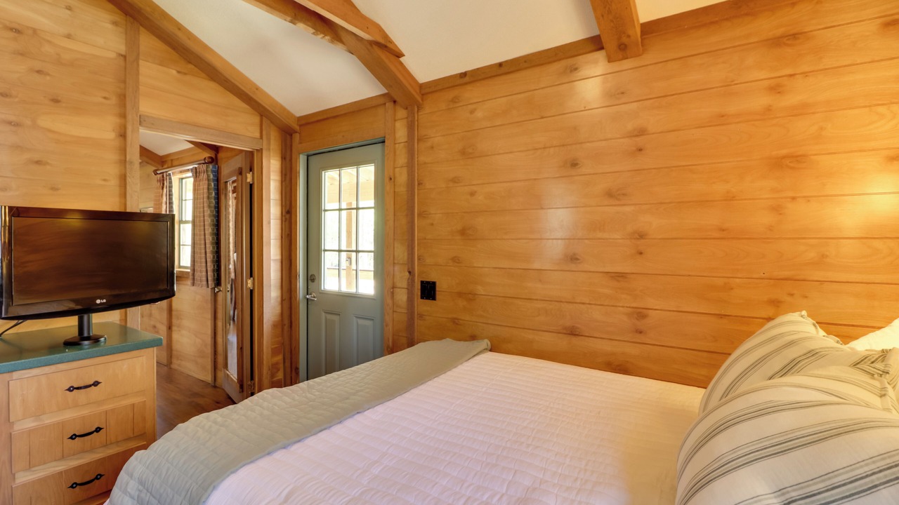 Photo of Bedroom in Heflin
