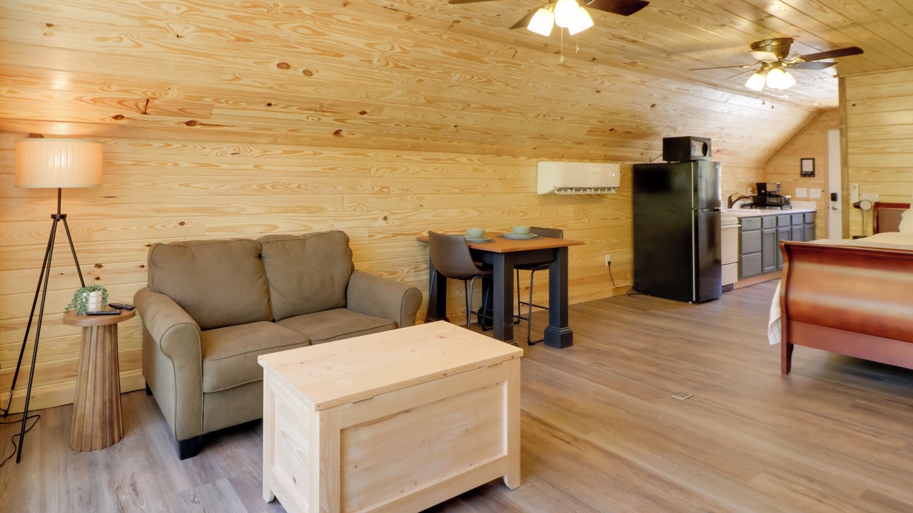 Photo of Livingroom in Heflin