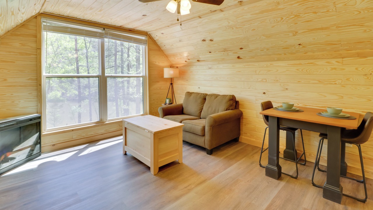 Photo of Livingroom in Heflin