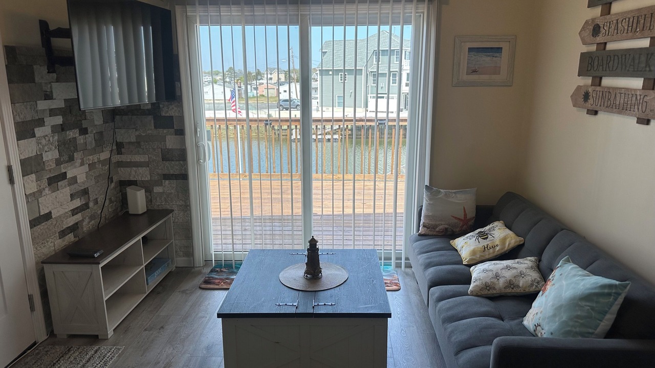 Photo of Livingroom in Mystic Island