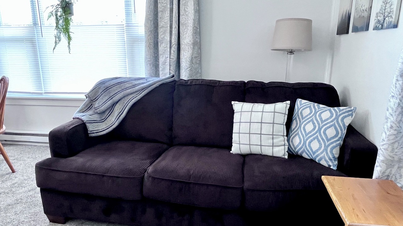 Photo of Livingroom in Kirksville