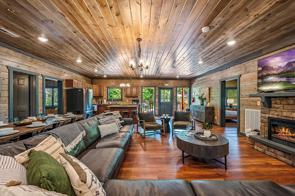 Photo of Livingroom in Caton