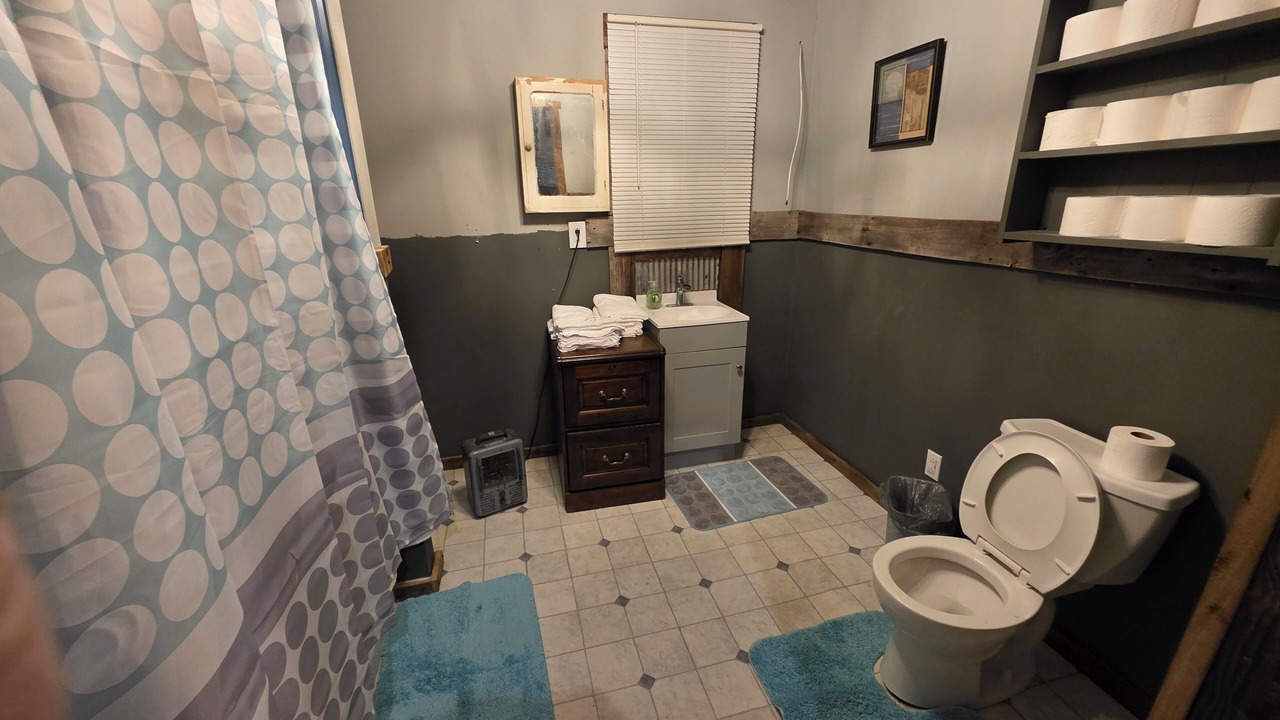Photo of Bathroom in Hunnewell