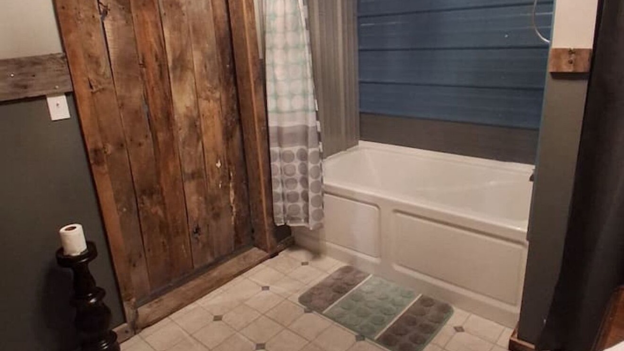 Photo of Bathroom in Hunnewell
