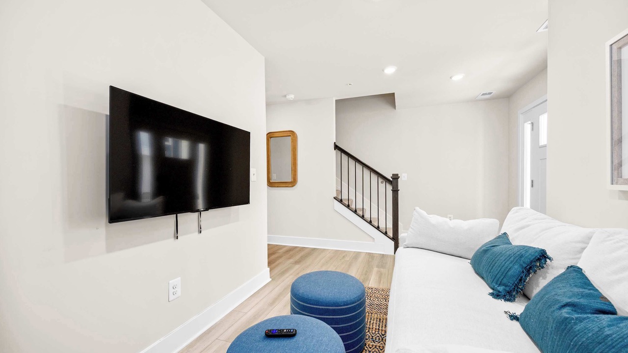 Photo of Livingroom in Caine Woods