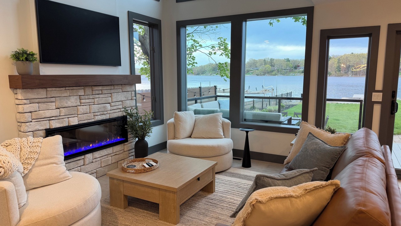 Photo of Livingroom in Norton Shores