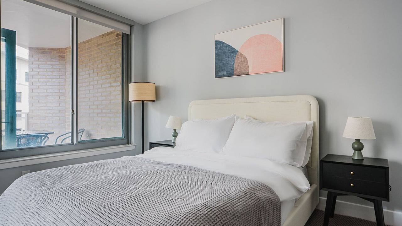 Photo of Bedroom in Woodmont Triangle
