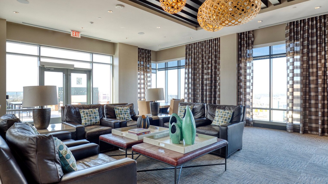 Photo of Livingroom in Woodmont Triangle