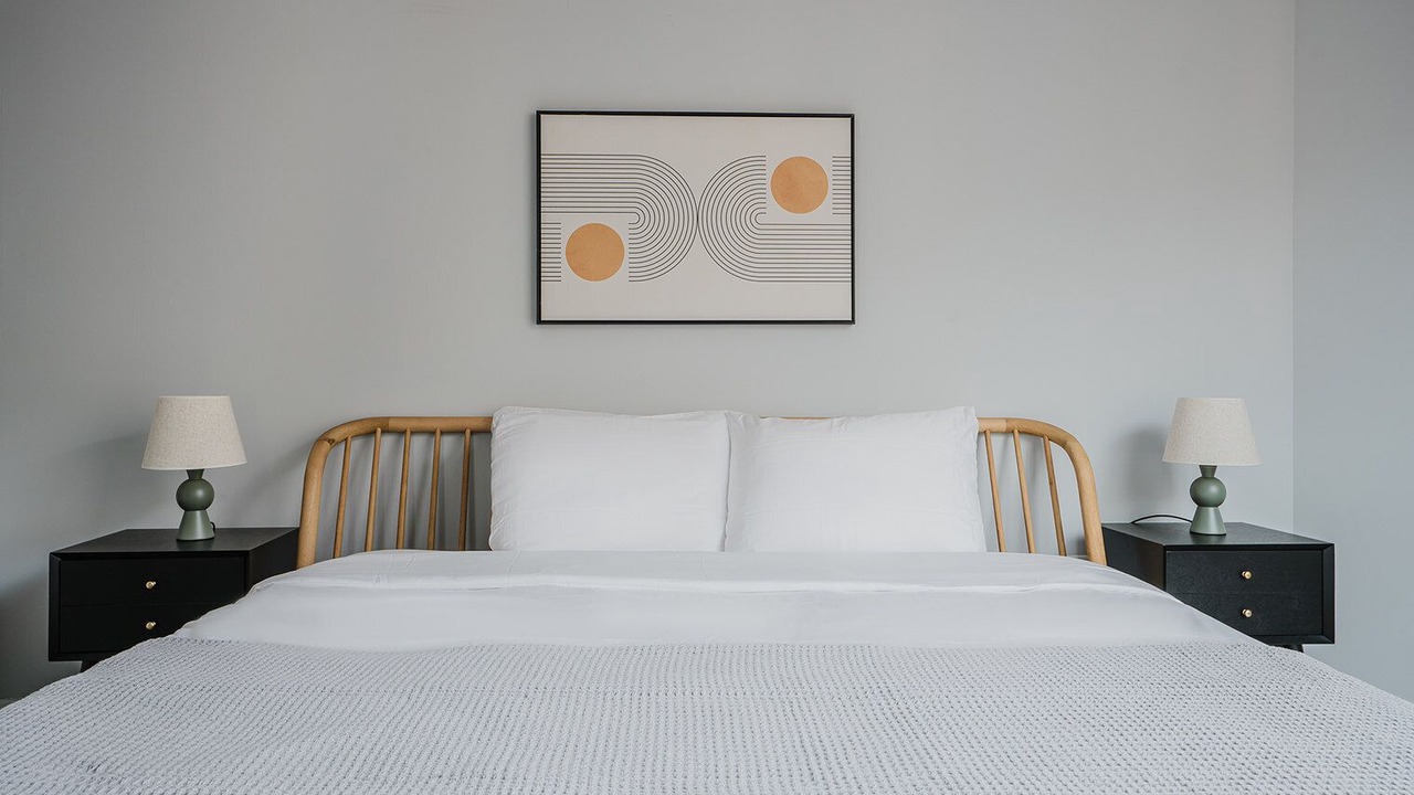 Photo of Bedroom in Woodmont Triangle