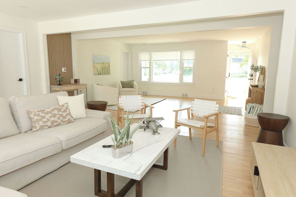 Photo of Livingroom in Long Branch