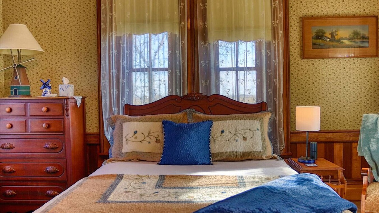 Photo of Bedroom in Pella