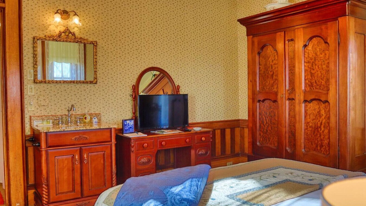 Photo of Bedroom in Pella