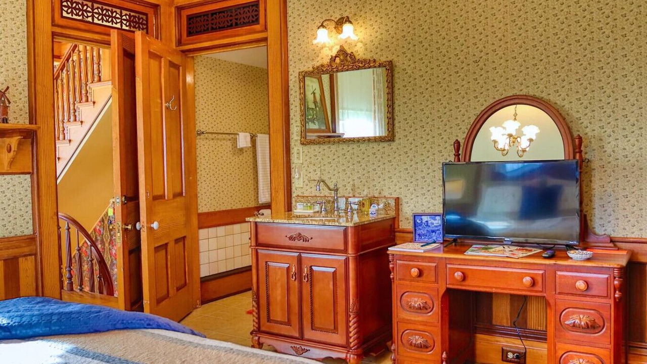 Photo of Bedroom in Pella