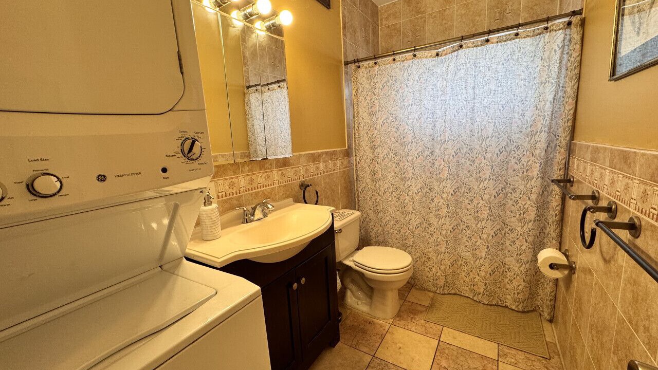 Photo of Bathroom in Union City