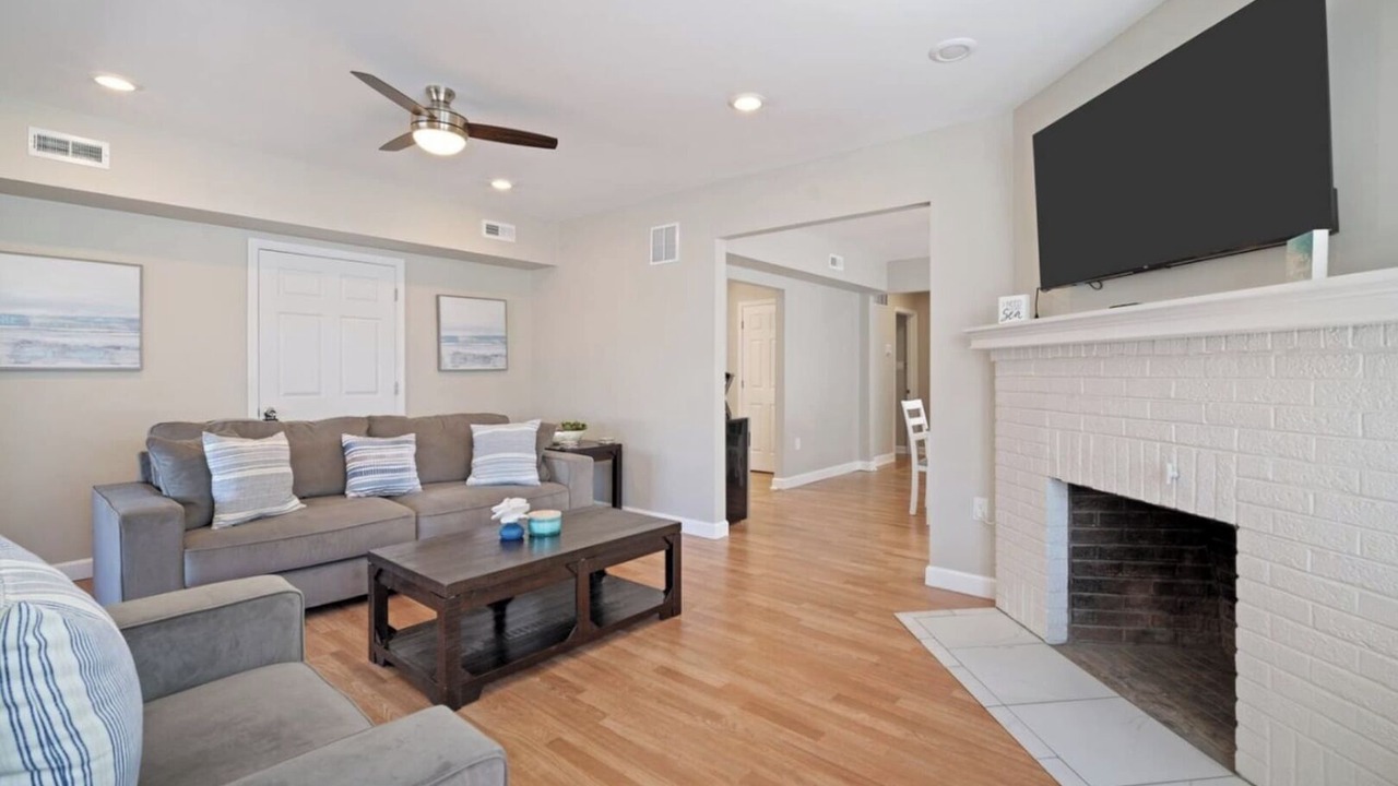 Photo of Livingroom in Margate City