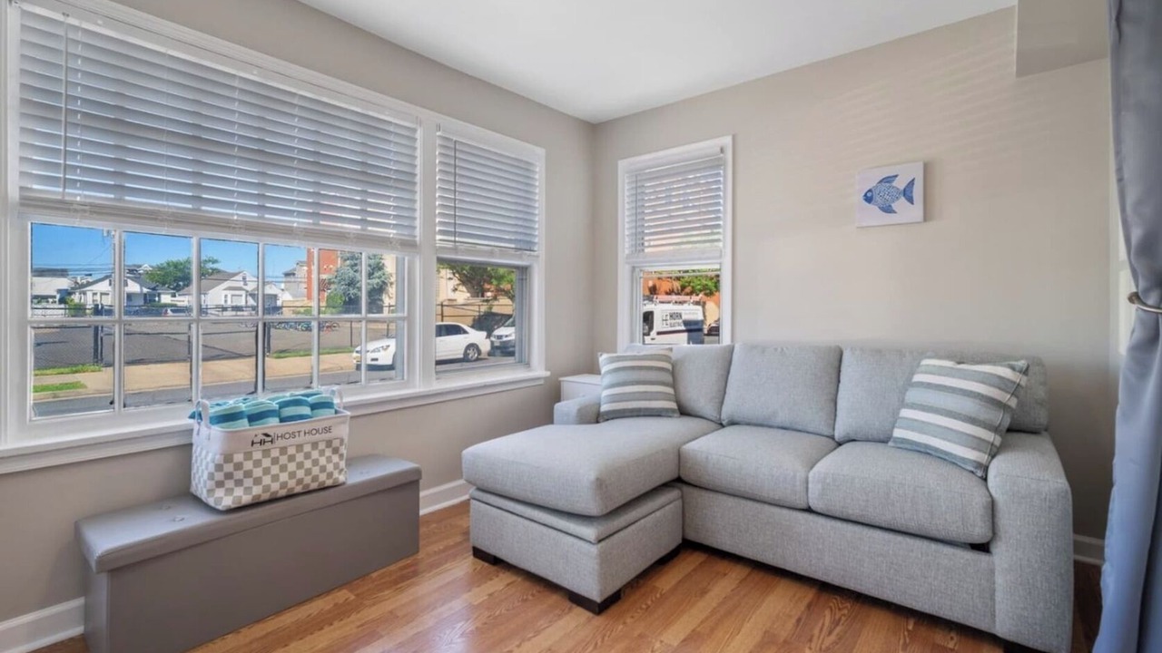 Photo of Livingroom in Margate City